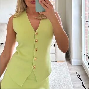 NWT ZARA KNIT VEST TOP SIZE M and L 
🚨FIRM PRICE NO DISCOUNT